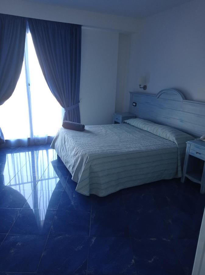 Blue Moon Hotel Pantelleria Ngoại thất bức ảnh